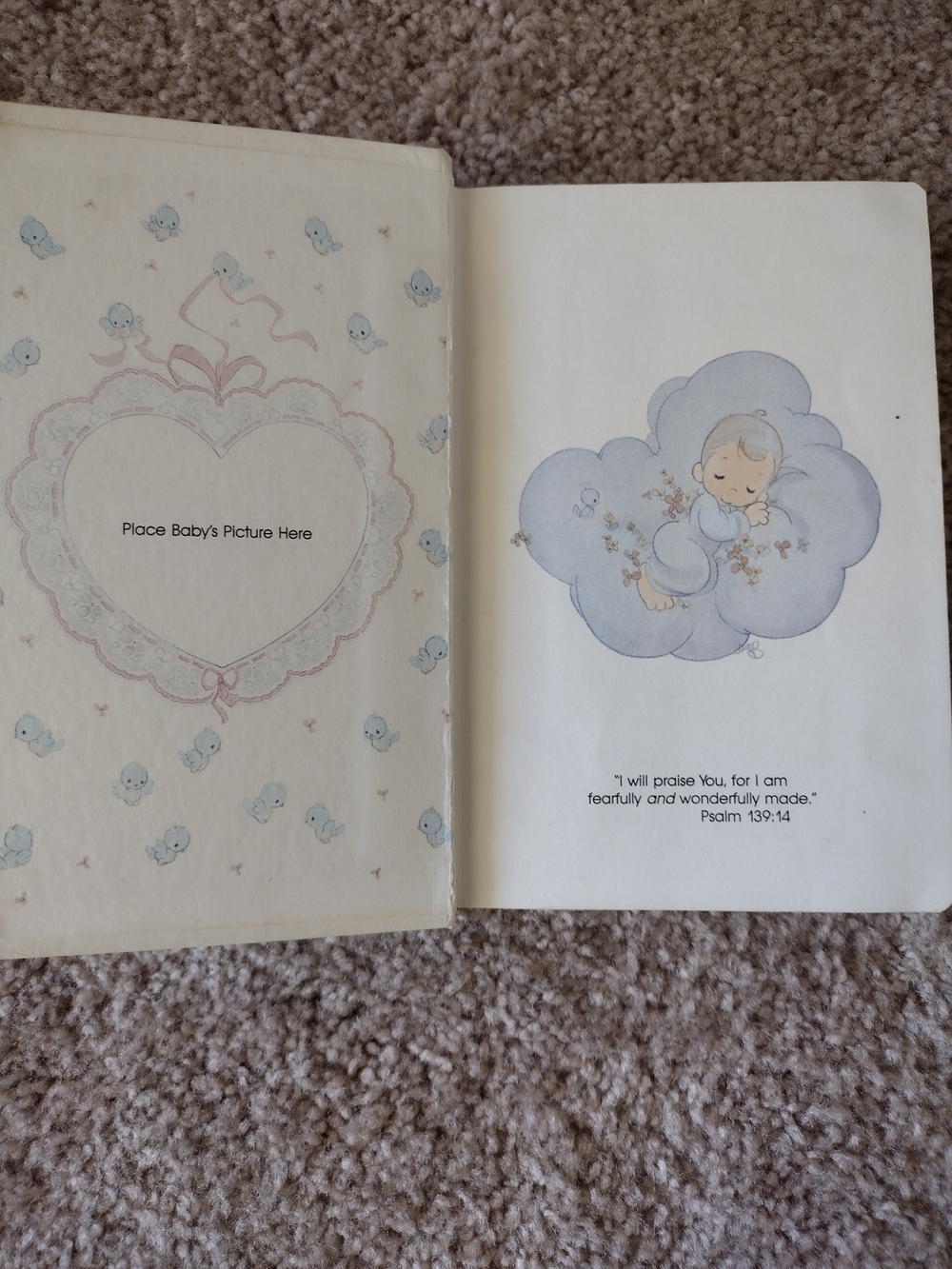 Vintage 1980's Precious Moments Bible - White Illustrated Cover - Picture 4 of 16
